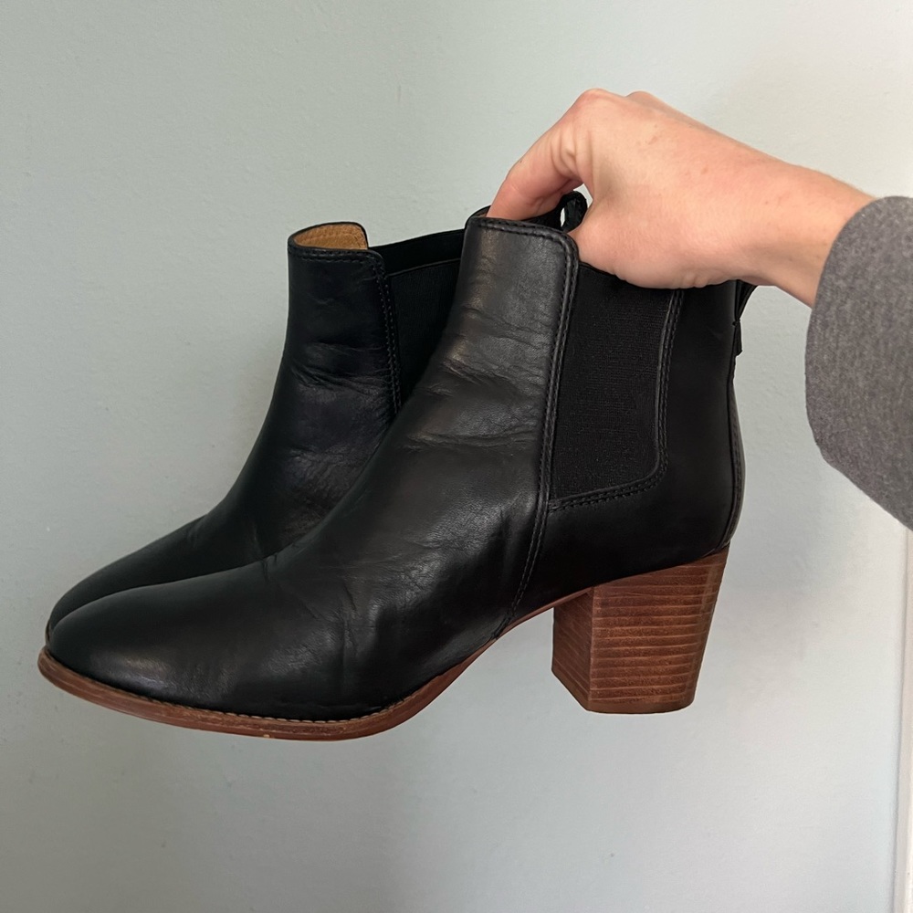 Madewell Chelsea boot. Black leather with a brown heel. Size 9.